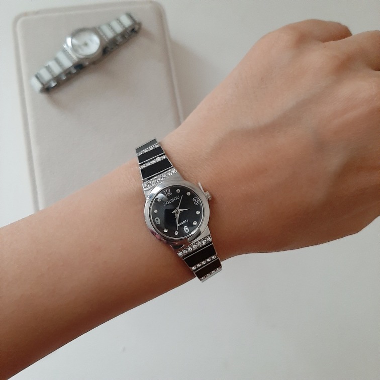 ساعت زنانه بند سرامیکی؛ ترکیب ماندگار ظرافت و استحکام|کد۴۹۶ - تصویر 3