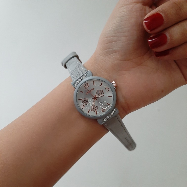 ساعت زنانه بند چرمی طرح گل|کد۴۹۷ - تصویر 11